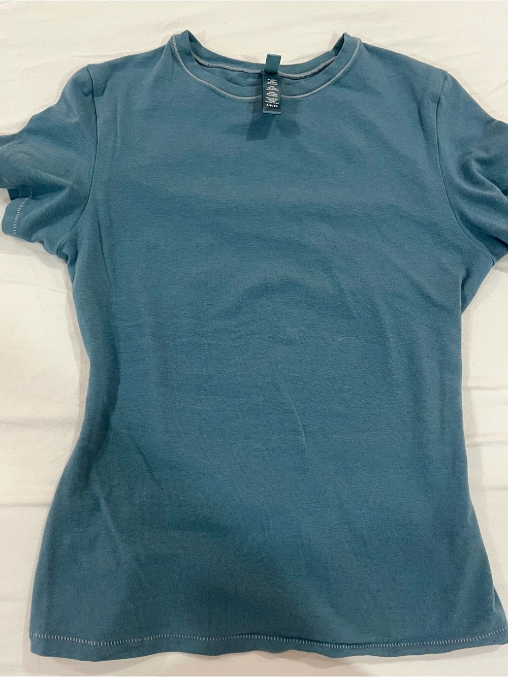SKIMS Fits Everyone Short-Sleeve Crewneck Tee in Teal